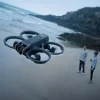 DJI Avata 2 im Flug mit Piloten