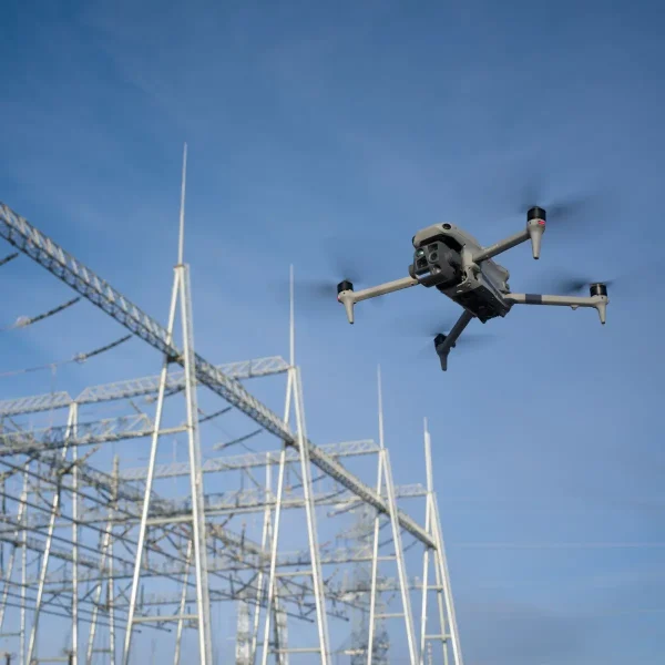 DJI Matrice 4T im Flug Umspannwerk