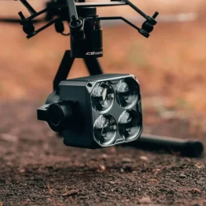 Nahaufnahme DJI M350 mit Suchscheinwerfer CZI GL60 PLUS