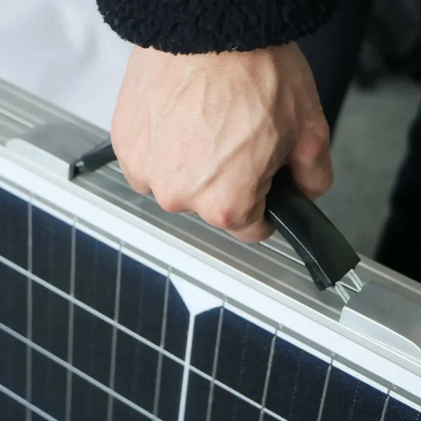 Dokio 200W Solarkoffer Detail Tragegriff