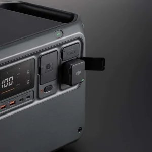 Dji Power Dongle eingesteckt in Power 1000 Nahaufnahme