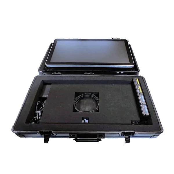 SMC Feldmonitor 24 Zoll Stativ Set Produktbild im Transportkoffer