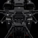 Nahaufnahme Dual Gimbal Connector montiert auf der DJI Matrice 400