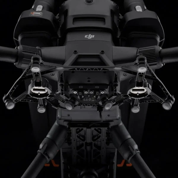 Nahaufnahme Dual Gimbal Connector montiert auf der DJI Matrice 400